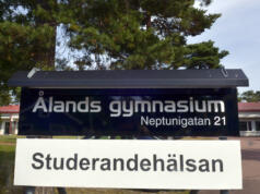 Hetsig debatt i lagtinget om rätten till stöd i gymnasiet