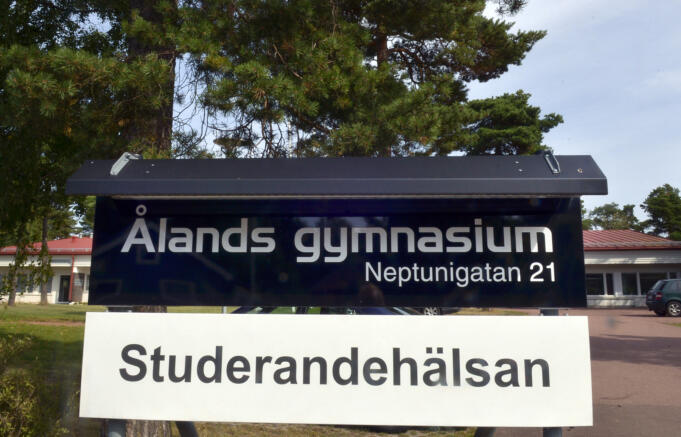Hetsig debatt i lagtinget om rätten till stöd i gymnasiet