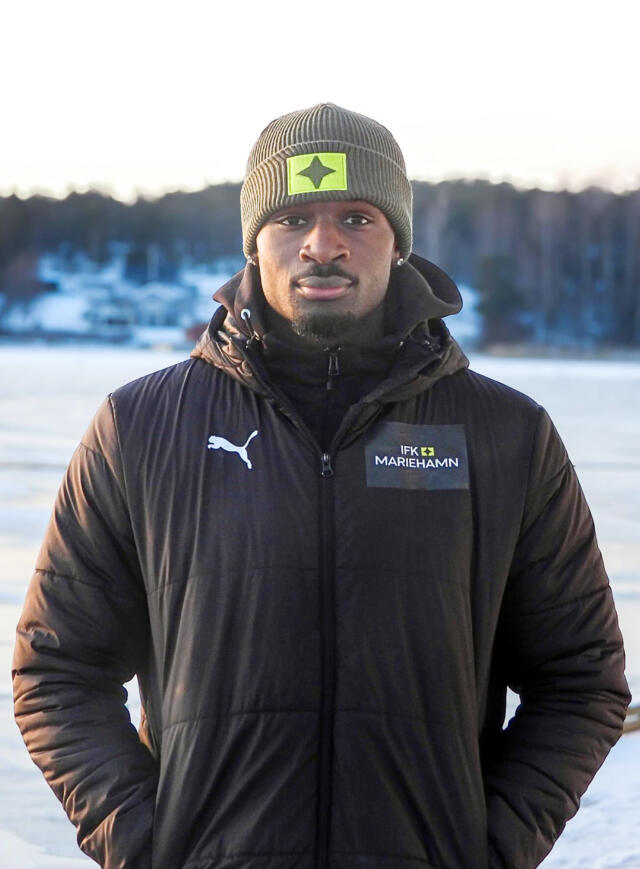 Meriterad mittback klar för IFK