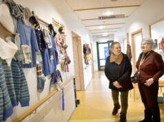 Stickkafé med högläsning och italiensk avmaskning