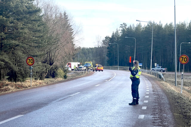 En till sjukhus efter trafikolycka i Ämnäs – ”Halt på vägen”