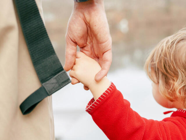 Ny studie: Pappor mår sämre ett år efter barnets födsel