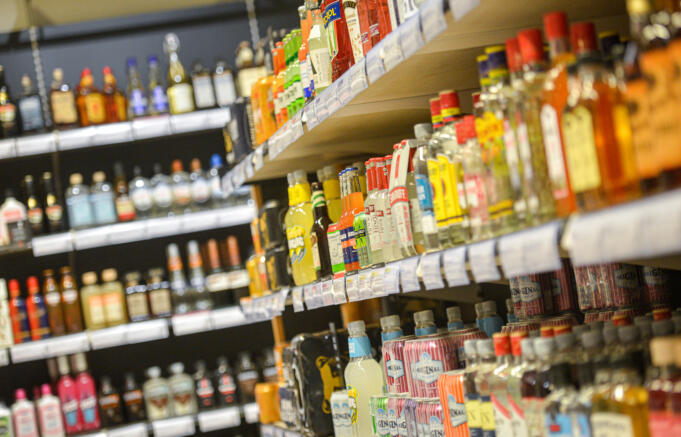 Stor prisjämförelse visar: Priset på taxfreedryck i genomsnitt 30 procent lägre än i land