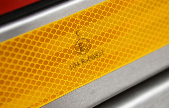 Lossnat båttrailerhjul orsakade trafikincident