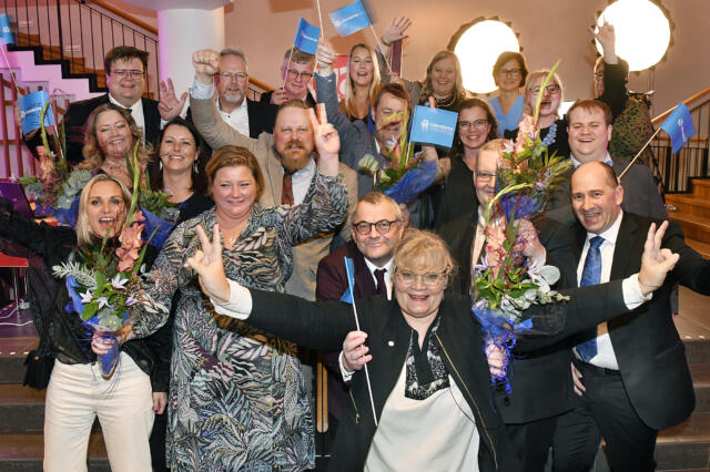 Lib är tillbaka som största parti