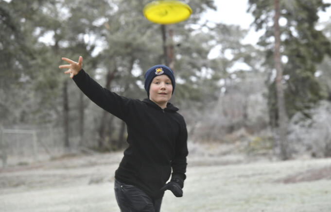 Harry Beeks knep platsi discgolfens junior-FM