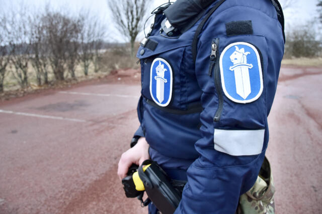 Ex-polis döms för misshandel och brott mot tjänsteplikt