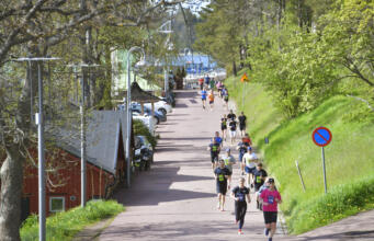 Deltagarna i Mercy Ships Race springer in 20 000 till sjukvårdsfartyg