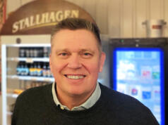 Stallhagens vd avgår
