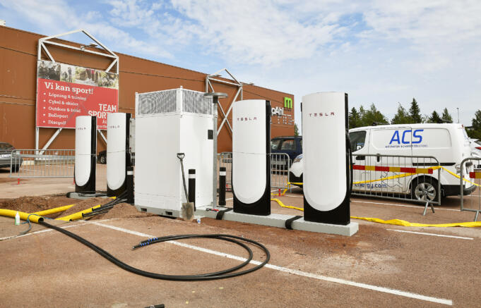 Maxinge får Ålands första Tesla supercharger-station