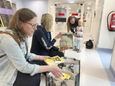 Folkhälsan löser bokbrist på ÅUCS barncanceravdelning