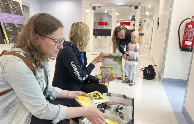 Folkhälsan löser bokbrist på ÅUCS barncanceravdelning