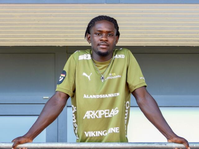En ny spelare presenterad och två nya klara för IFK