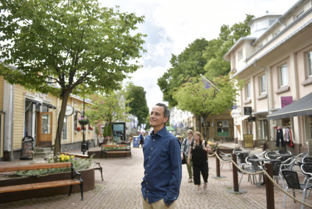 Svensk centrumexpert på Mariehamnsbesök: Trenden kan ha vänt – fler vill in till centrum