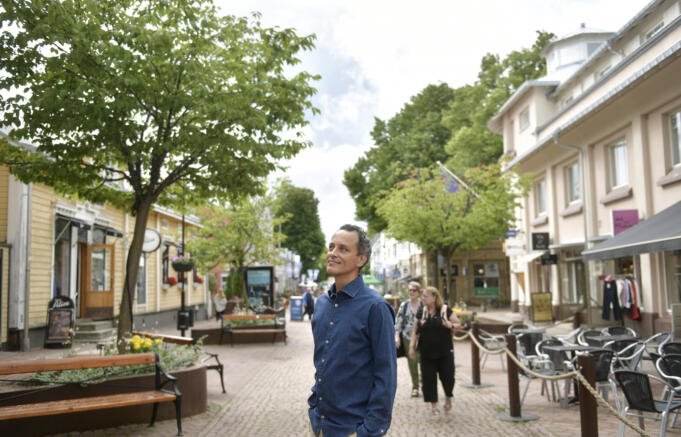 Svensk centrumexpert på Mariehamnsbesök: Trenden kan ha vänt – fler vill in till centrum