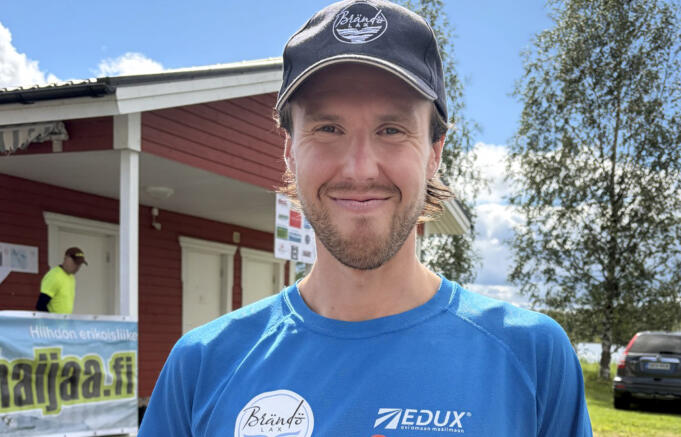 Isac Holmström åkte tre tävlingar på fyra dagar