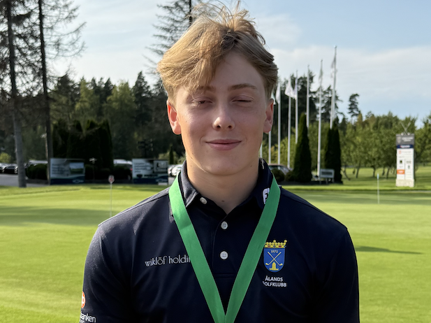 Alexander Wikblom tog första Dormy tour-segern i Nådendal