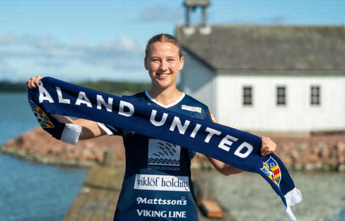ÅU förstärker offensiven med meriterad mittfältare