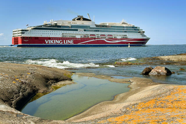 Viking Line gör donation på Östersjödag