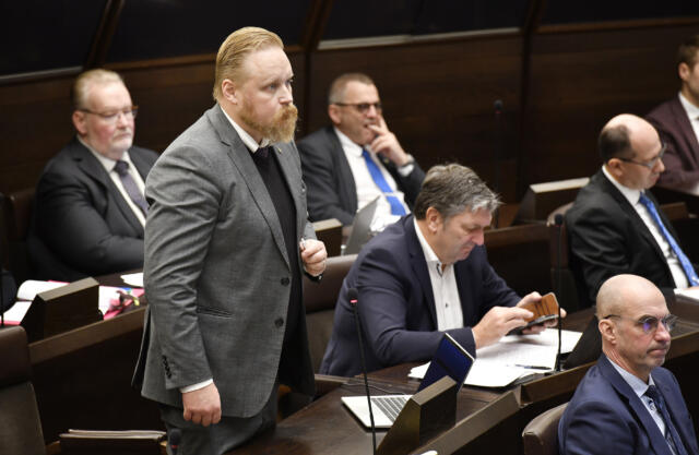 Påvals stöder Ekström som Lib-ledare