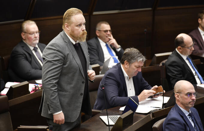 Påvals stöder Ekström som Lib-ledare