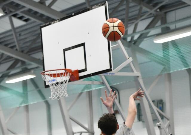 Budgetmedel för ny basket-plan saknas