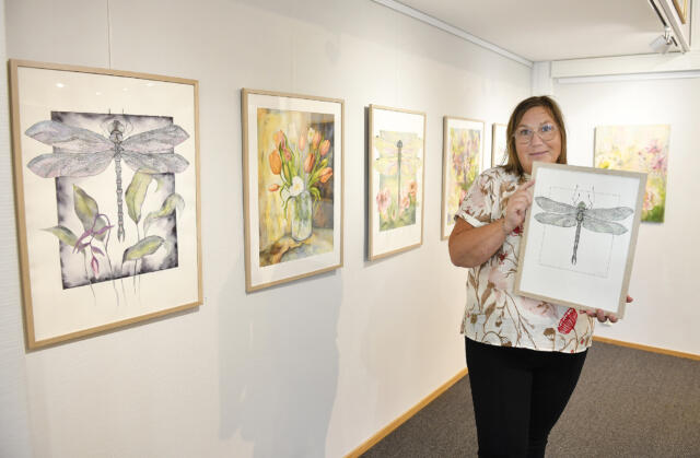 Leila Öhman får Galleri Ehns att blomma