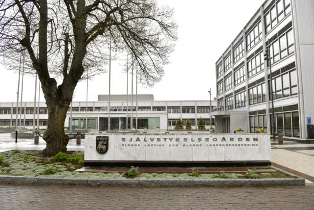 Ingen julfest för landskapets anställda
