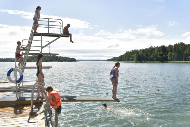 Färre dagar med högsommarvärme på många håll