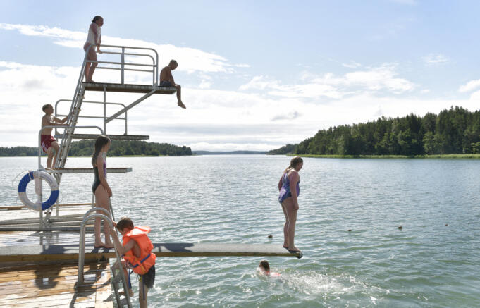 Färre dagar med högsommarvärme på många håll