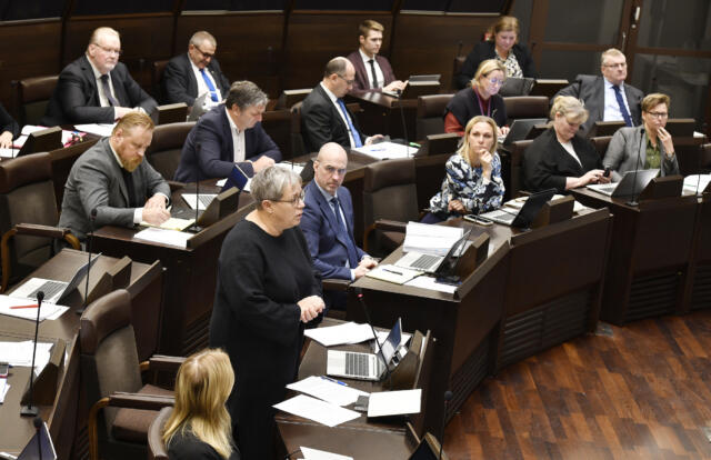 Kaffeklubb och tystnadskultur – hård kritik mot bärkraftsarbetet