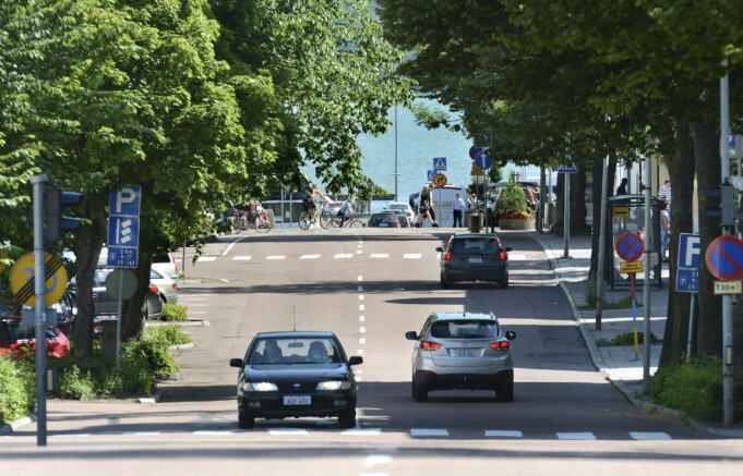 Ny rekommendation: Barn upp till 9 år ska åka bil med ryggen mot färdriktningen