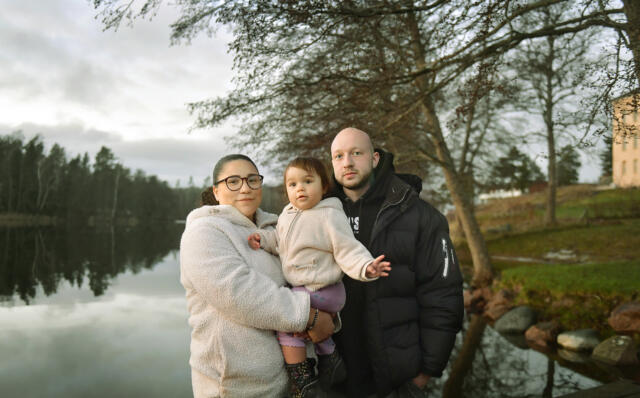 De hamnar i kläm i kostnadstvist: Måste lämna bort sitt barn två nätter i veckan