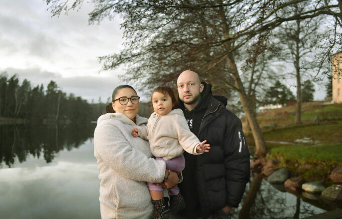 De hamnar i kläm i kostnadstvist: Måste lämna bort sitt barn två nätter i veckan
