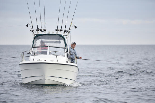 EU:s fiskekvotförslag kan locka laxfiskare till Åland Kollage – EU-förslag: Fritidsfiske av lax kan förbjudas – berör inte Åland Höjda kvoter för strömming och vassbuk föreslås