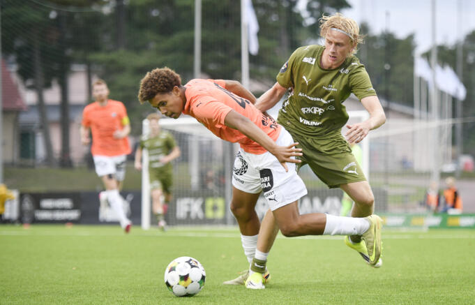IFK:s spelarkarusell snurrar i gång