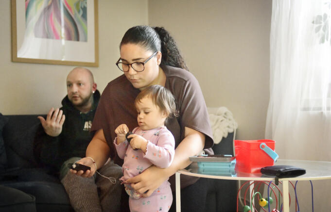 Aisha slipper lämnas bort – men familjen väntar fortfarande på raka besked