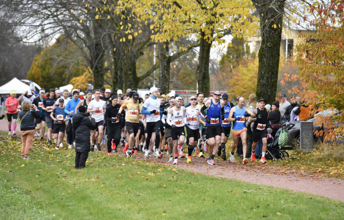 Hundratals i Åland Marathon