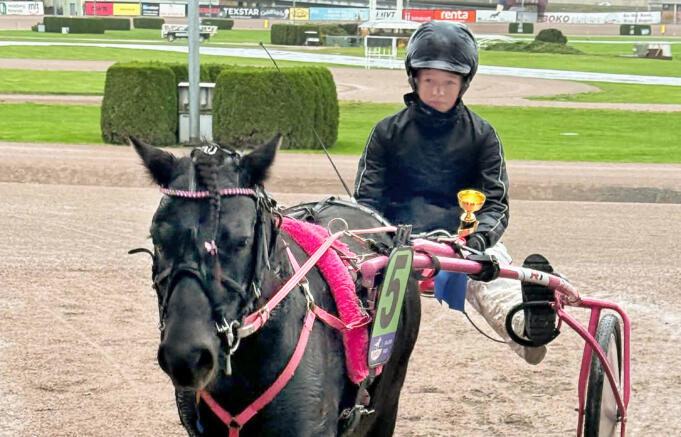 Lyckad Solvalla-helg för ponnytravare